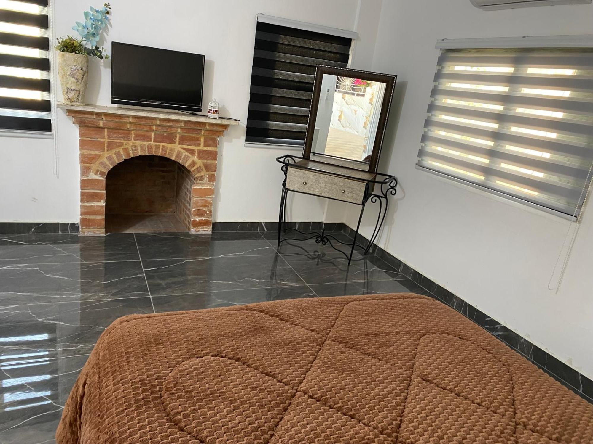 Huseein Rooms Dzseras Kültér fotó