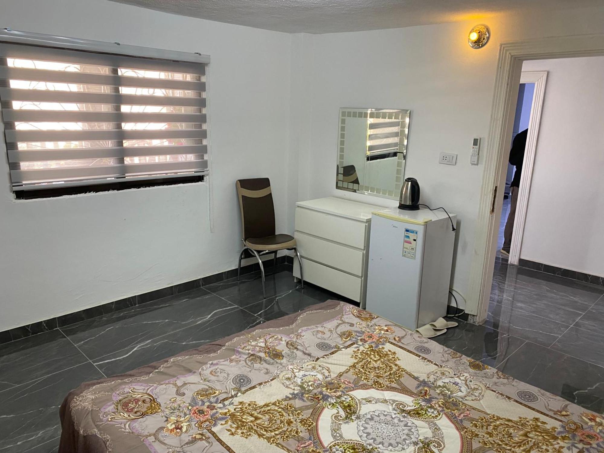 Huseein Rooms Dzseras Kültér fotó